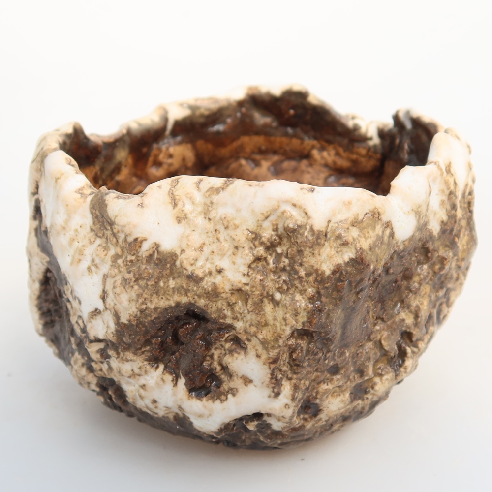 Ceramic Shell, 7.5 x 7 x 5 cm, white-brown