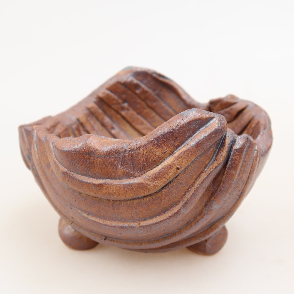 Ceramic Shell 9 x 8,5 x 6 cm , colour brown