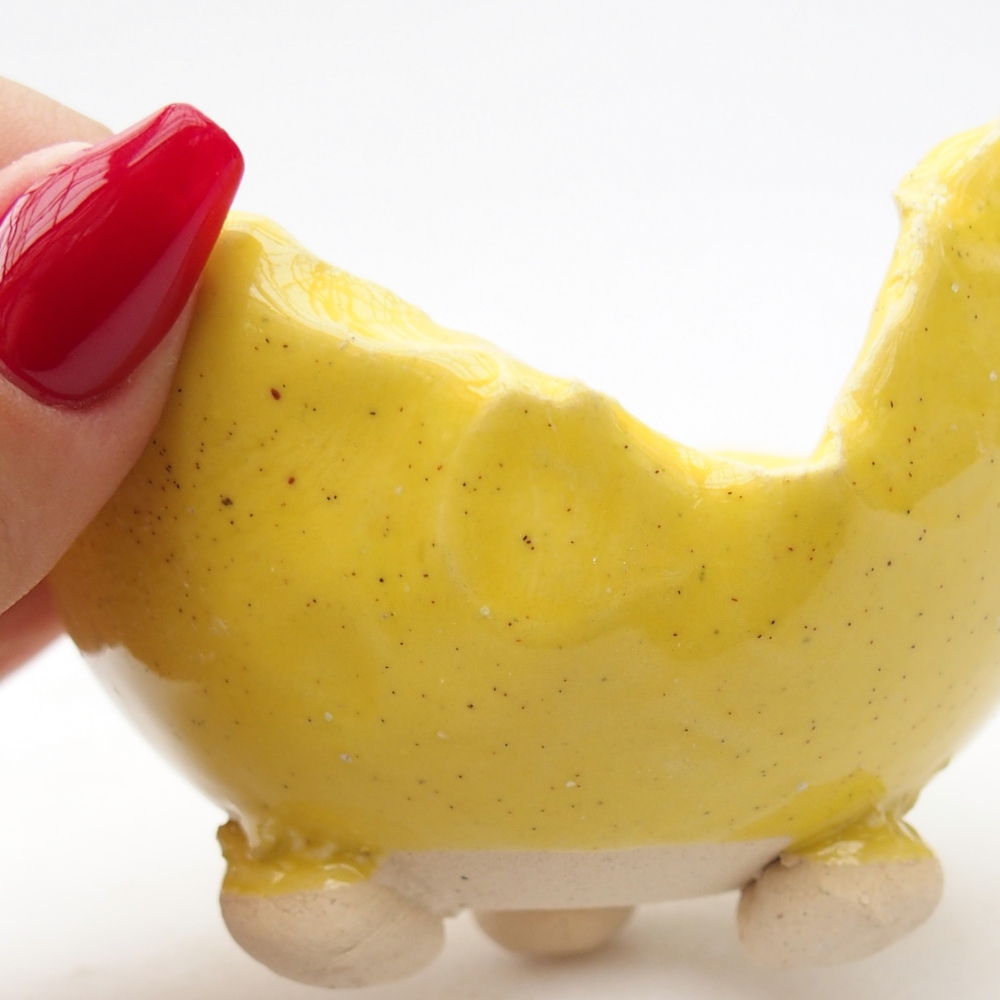 Ceramic shell 8,5 x 8,5 x 6 cm , yellow