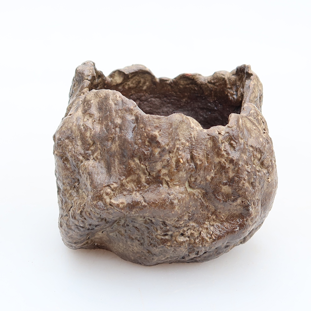 Ceramic Eggshell  5.5 x 5.5 x 6 cm, brown