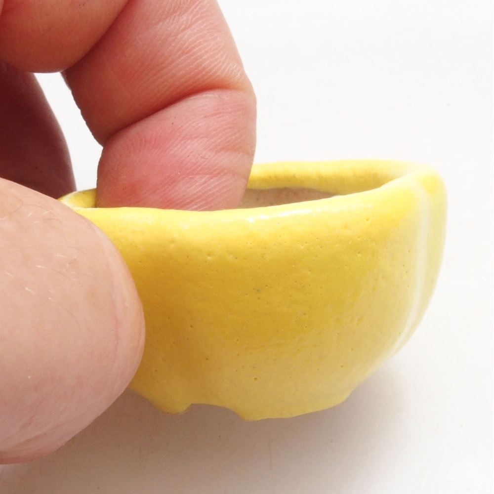 Ceramic bonsai bowl 4 x 4 x 2 cm, yellow