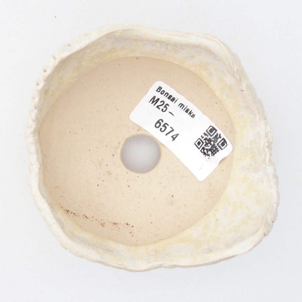 Ceramic Shell 8,5 x 8,5 x 5 cm , colour beige