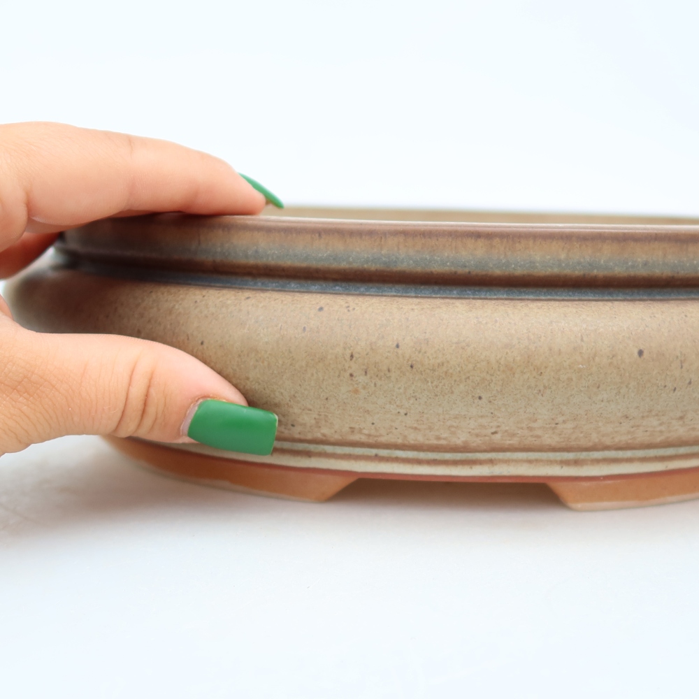 Ceramic Bowl  23 x 23 x 7 cm, brown