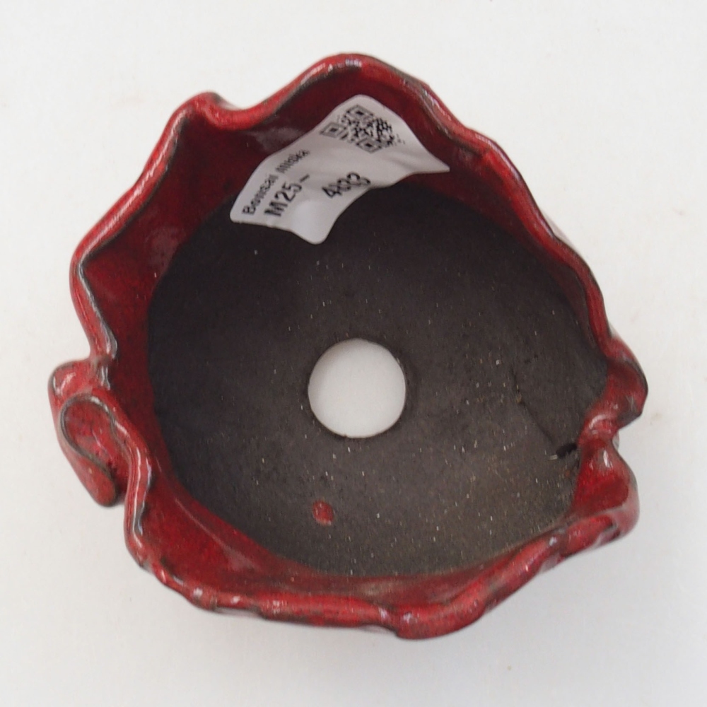 Ceramic shell 8 x 7,5 x 6 cm, color red