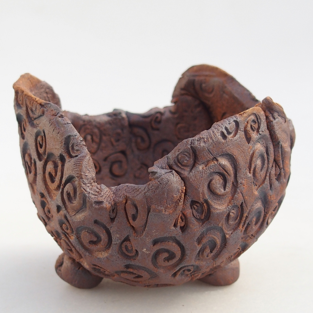 Ceramic Shell 8 x 7,5 x 7 cm , colour brown