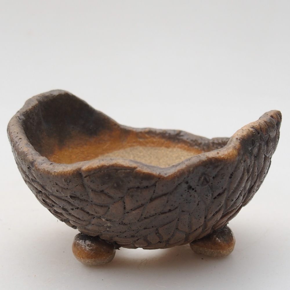 Ceramic Shell 8,5 x 8,5 x 7 cm , colour brown