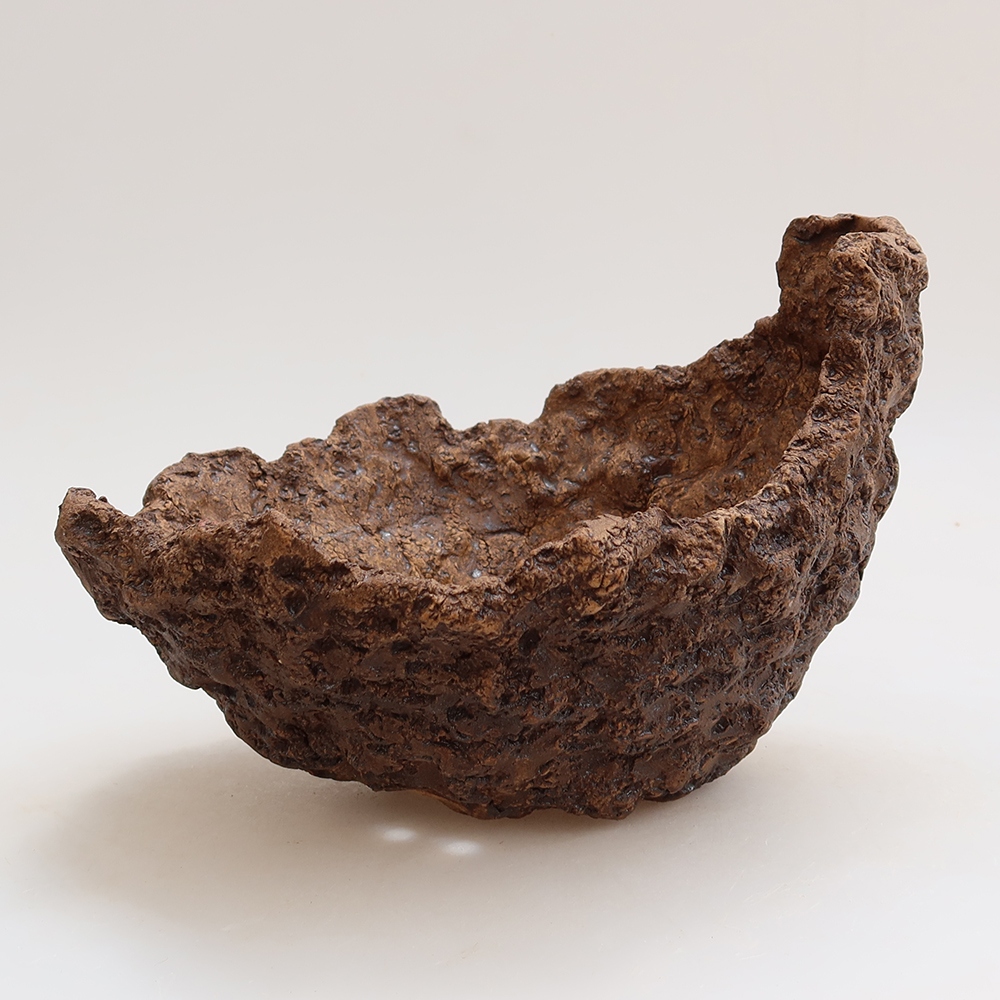 Ceramic Shell, 20 x 16 x 14 cm, brown