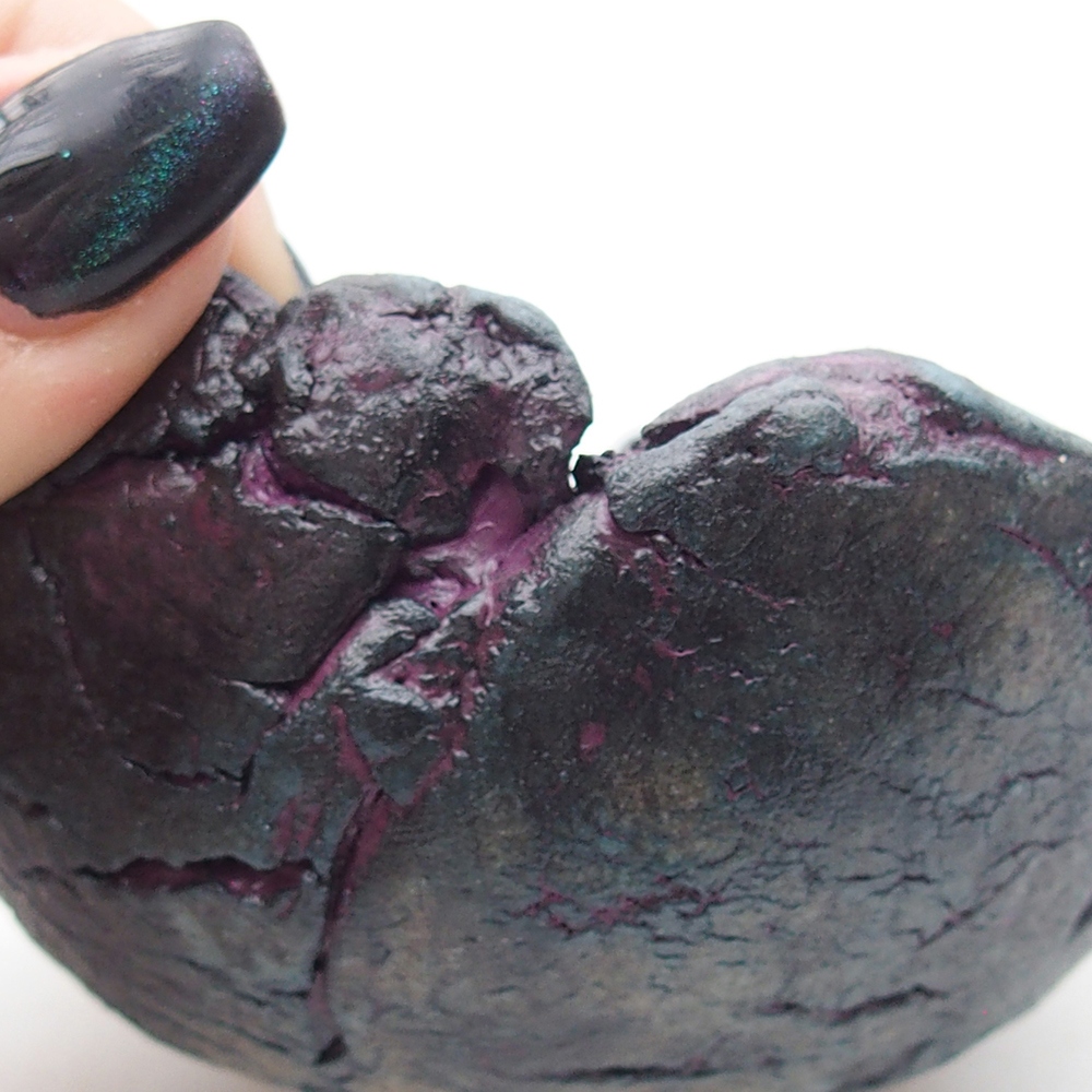 Ceramic Shell 9,5 x 8 x 4,5 cm , colour purple