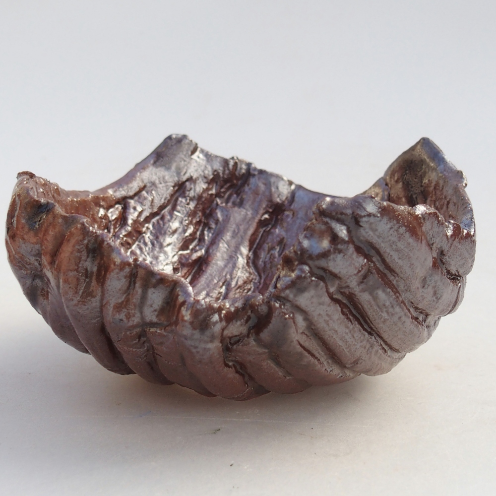 Ceramic Shell 9 x 9 x 5 cm , colour brown