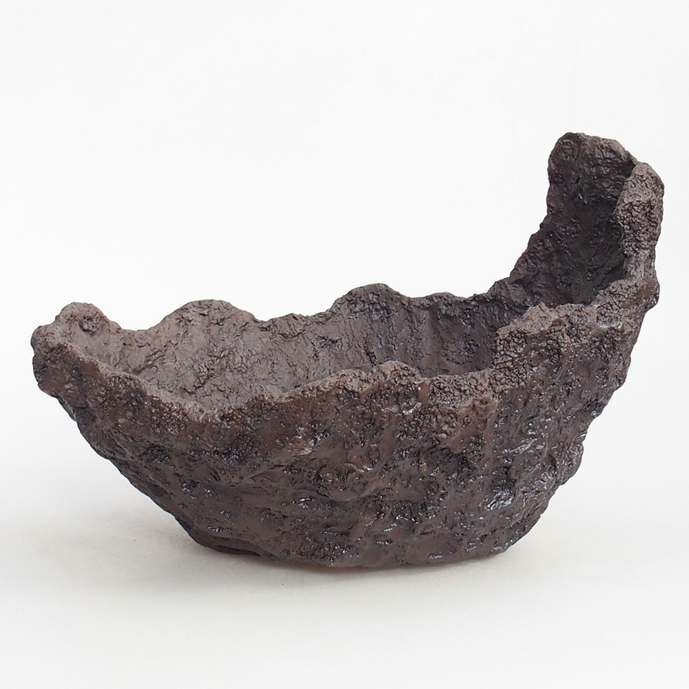 Ceramic shell 19 x 15 x 14 cm , colour brown