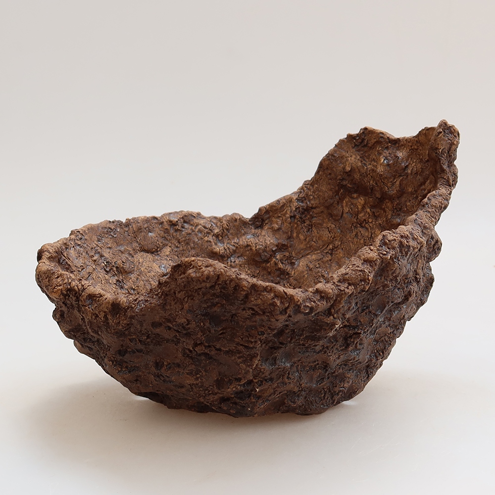 Ceramic Shell, 19 x 17 x 13 cm, brown