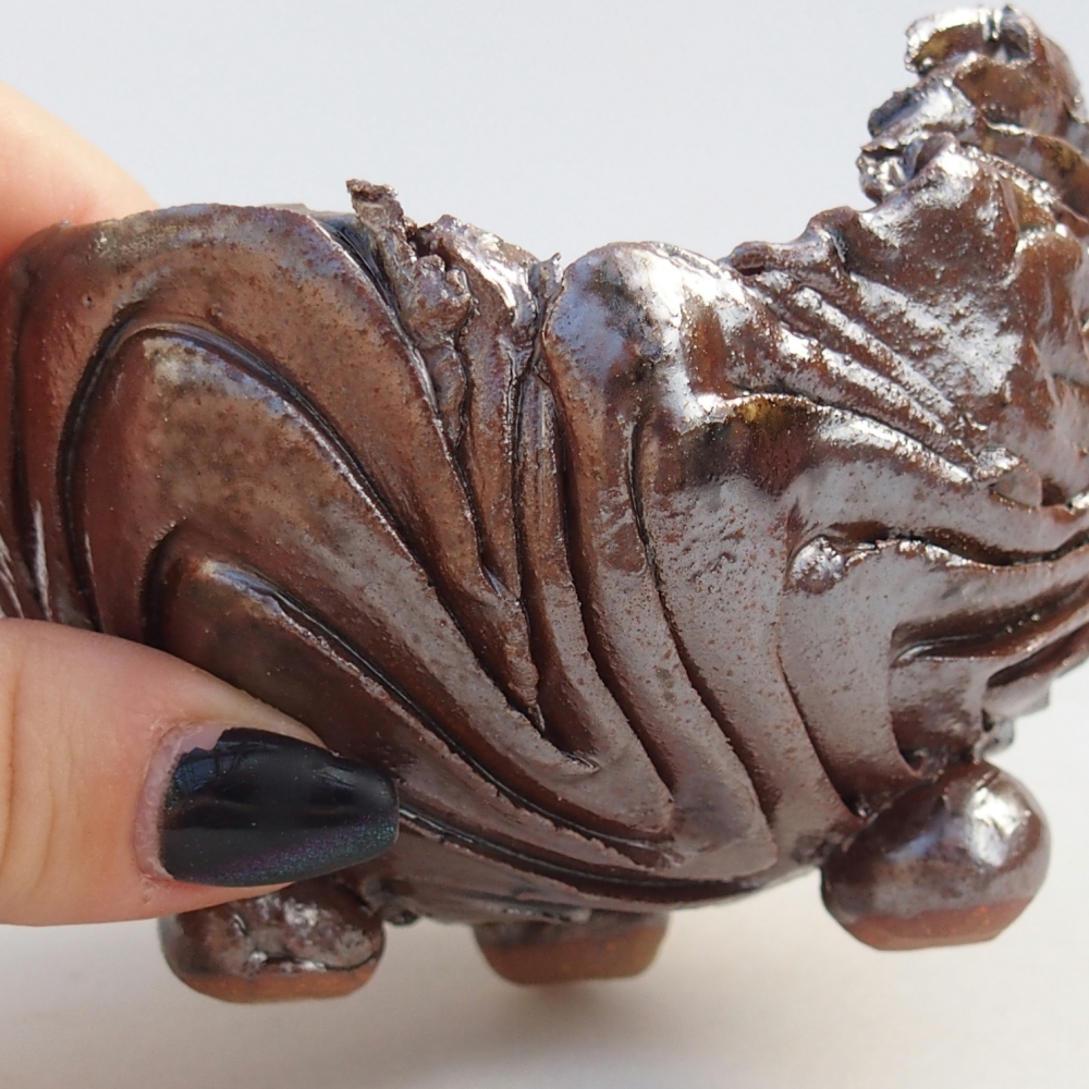 Ceramic Shell 10 x 9 x 7 cm , colour brown