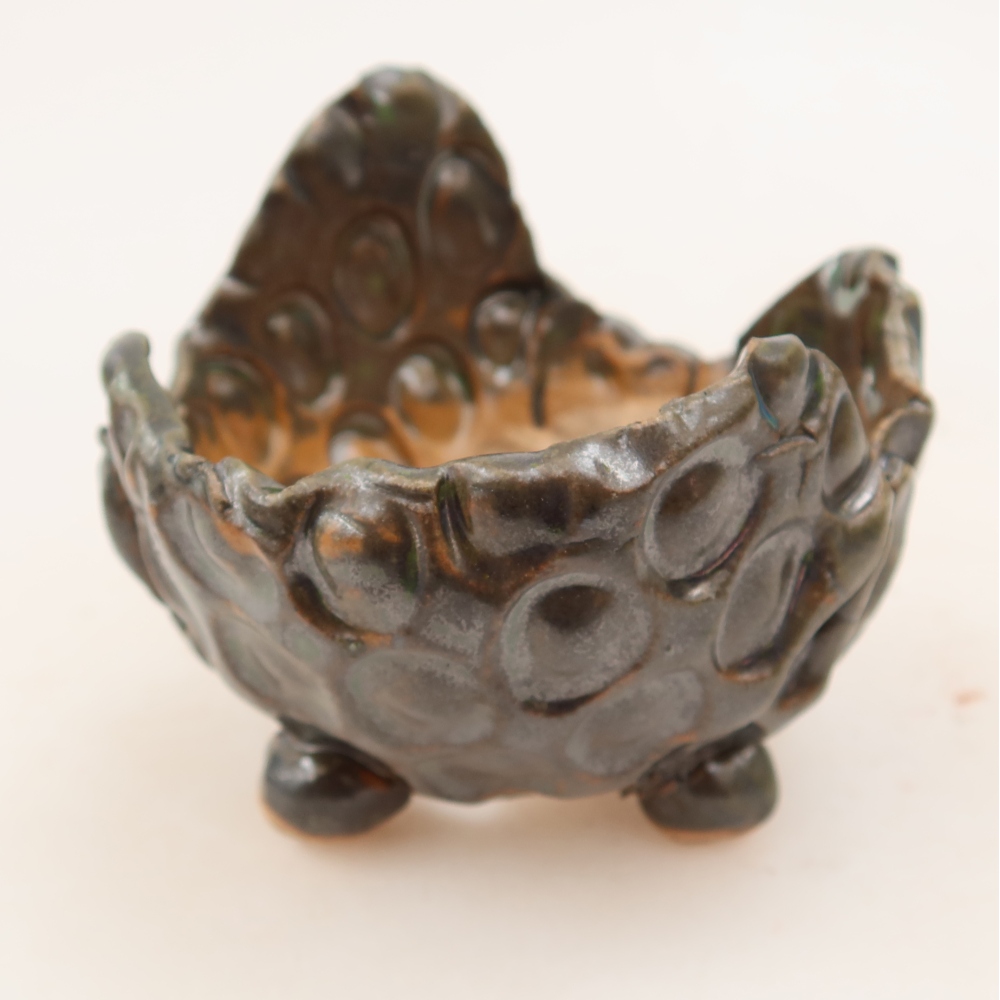 Ceramic Shell  8.5 x 7.5 x 7 cm, brown-green