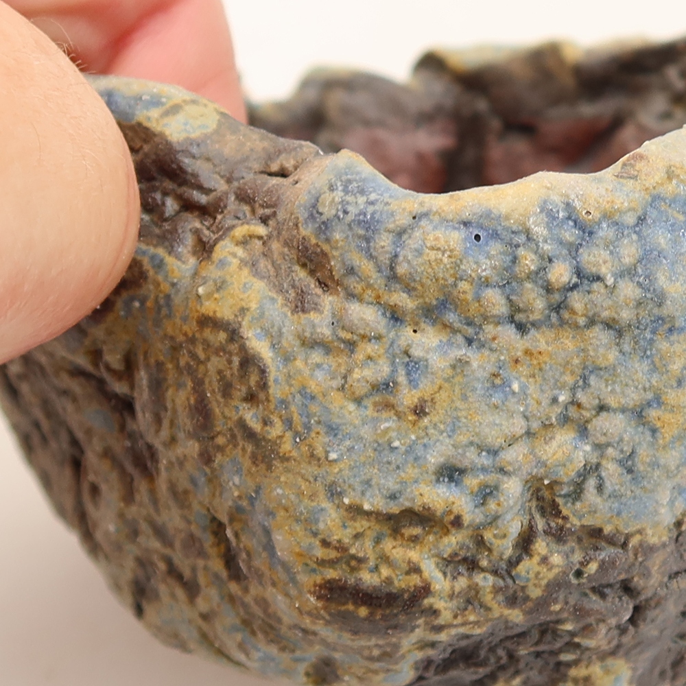 Ceramic Eggshell  7.5 x 7 x 5.5 cm, blue