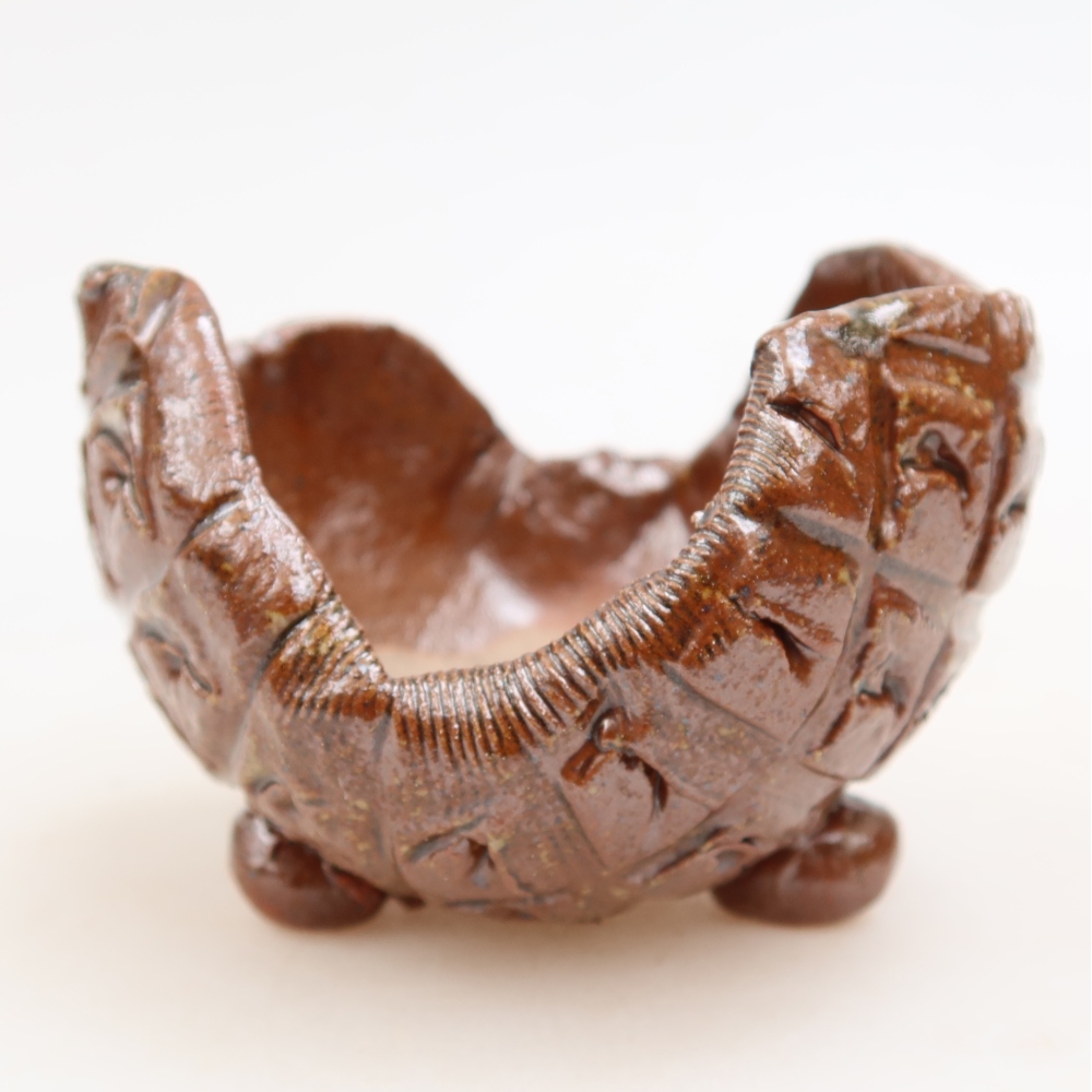 Ceramic Shell, 9 x 8 x 6 cm, brown