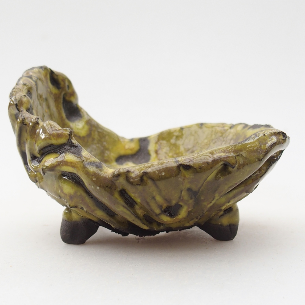 Ceramic shell 8,5 x 8 x 6 cm , yellow