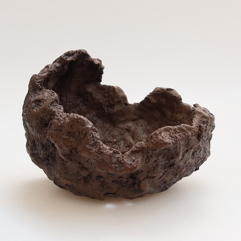 Ceramic Shell, 13.5 x 12 x 13 cm, brown