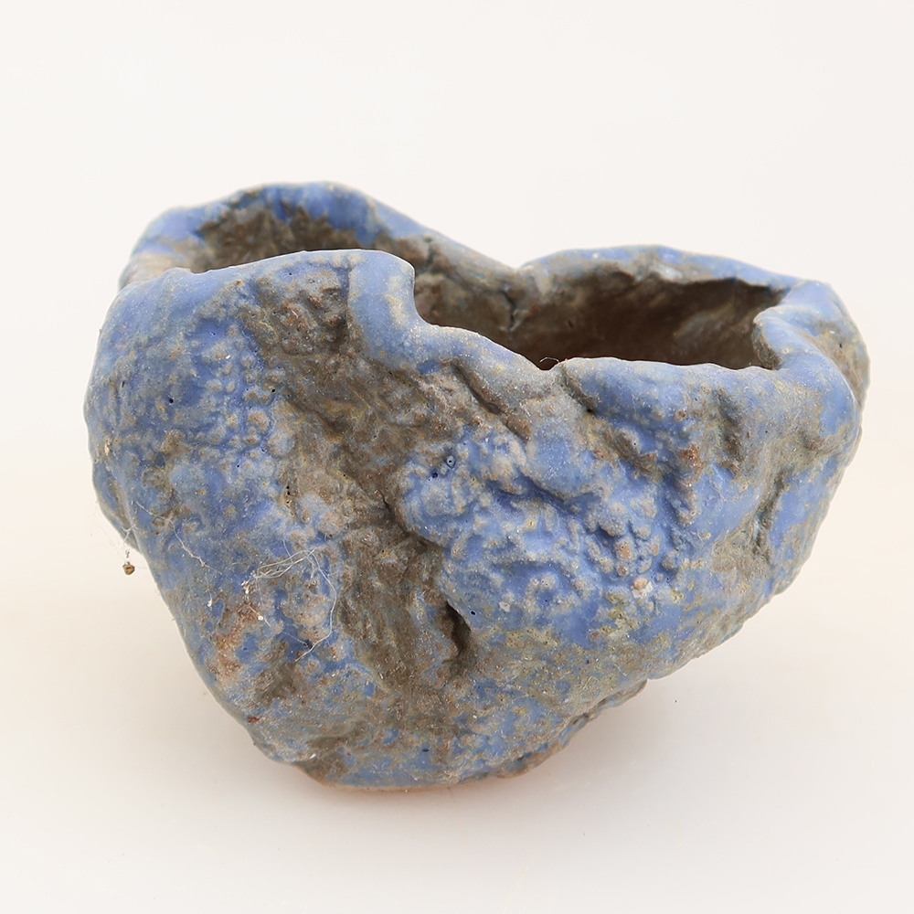 Ceramic Eggshell  5.5 x 3.5 x 5 cm, blue
