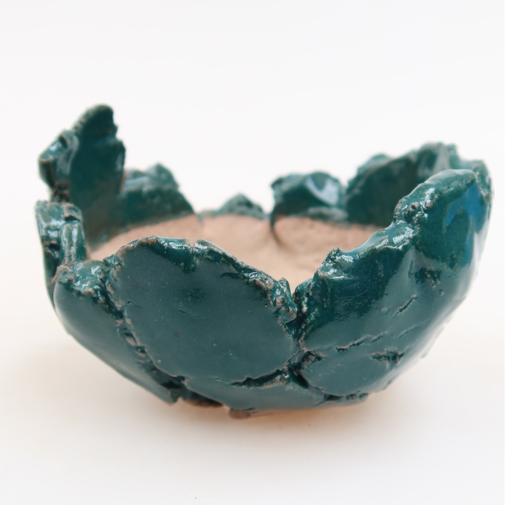 Ceramic Shell  9 x 8.5 x 6.5 cm, green