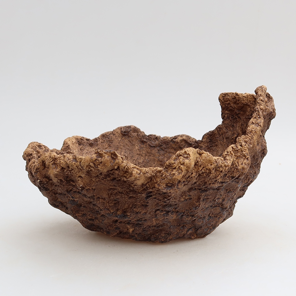 Ceramic Shell, 19.5 x 16 x 13 cm, brown