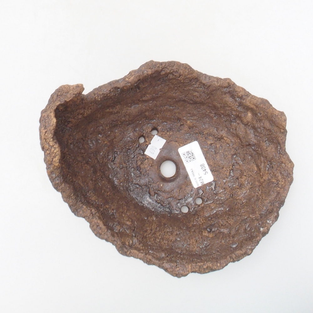 Ceramic shell 16 x 16 x 16 cm, brown color