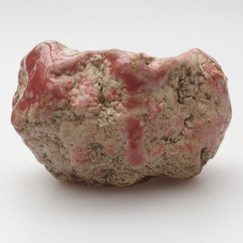 Ceramic shell 6 x 6 x 4 cm, color red and white