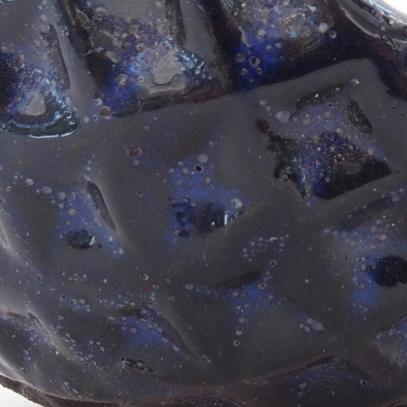 Ceramic Shell 7.5 x 7 x 4 cm, color blue-black