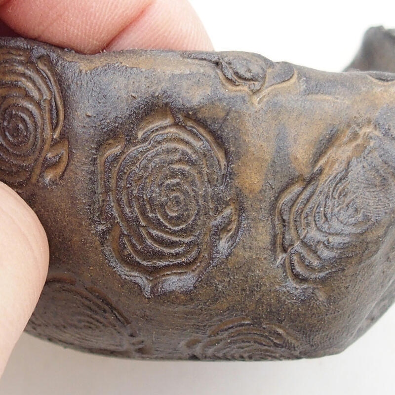 Ceramic shell 7.5 x 7 x 5 cm, color brown