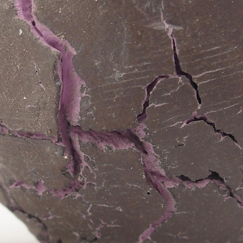 Ceramic shell 7.5 x 7 x 6 cm, color purple