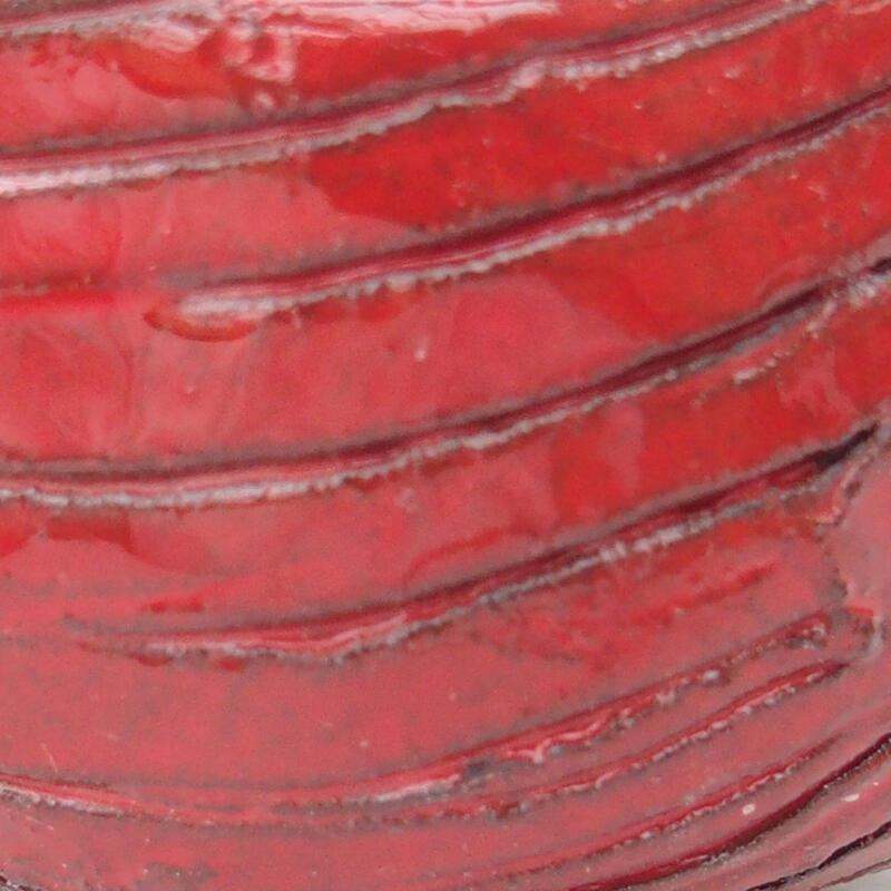 Ceramic shell 7 x 7 x 4.5 cm, color red