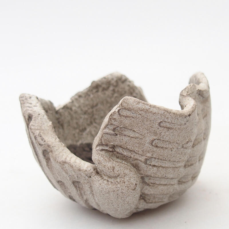 Ceramic shell 7 x 7 x 5 cm, color gray