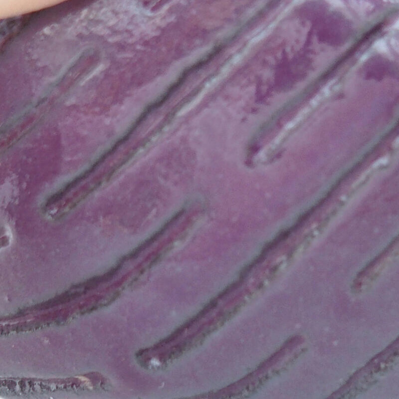 Ceramic shell 8.5 x 9 x 4 cm, color purple