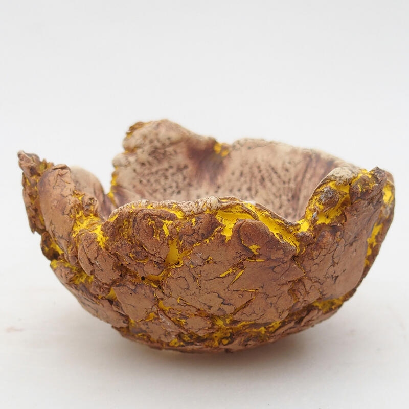 Ceramic shell 9.5 x 9.5 x 6 cm, color yellow