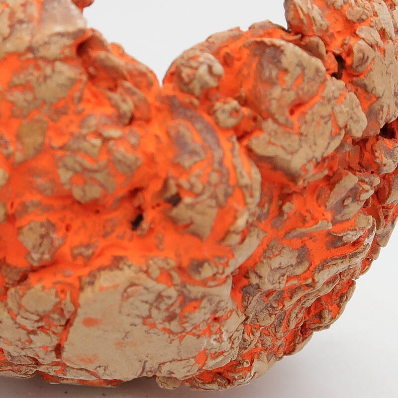 Ceramic shell 9 x 9 x 5.5 cm, red color