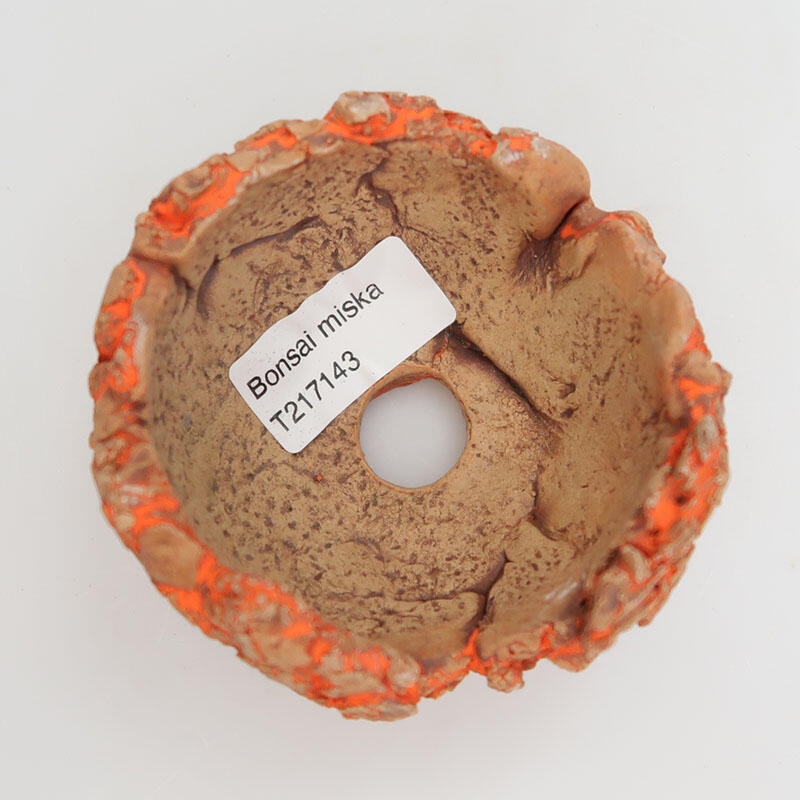 Ceramic shell 9 x 9 x 5.5 cm, red color