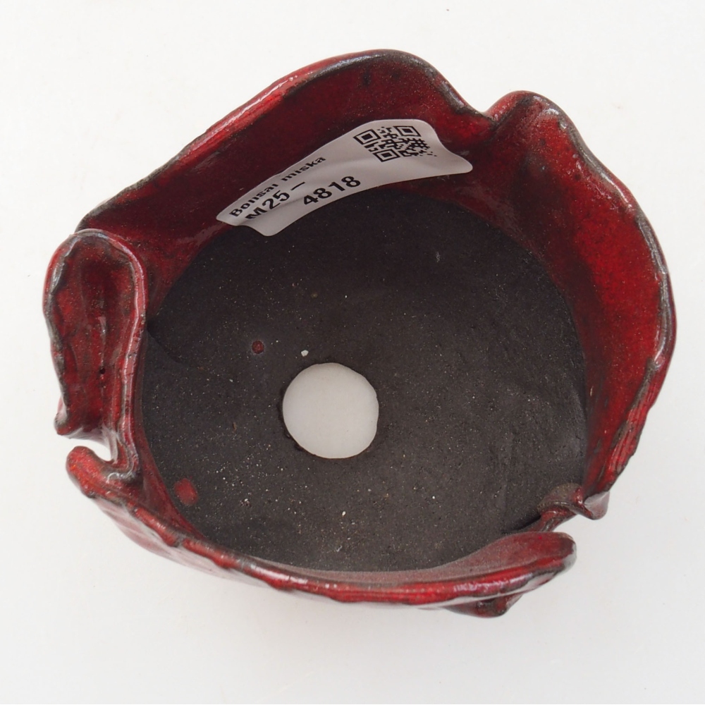 Ceramic shell 8 x 6,5 x 6,5 cm, color red
