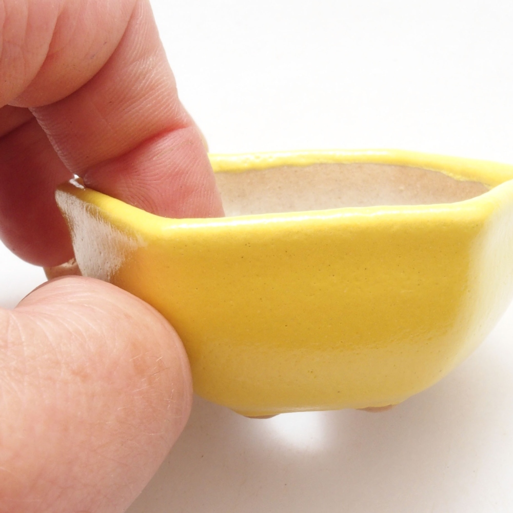 Ceramic bonsai bowl 6,5 x 6 x 3 cm, yellow