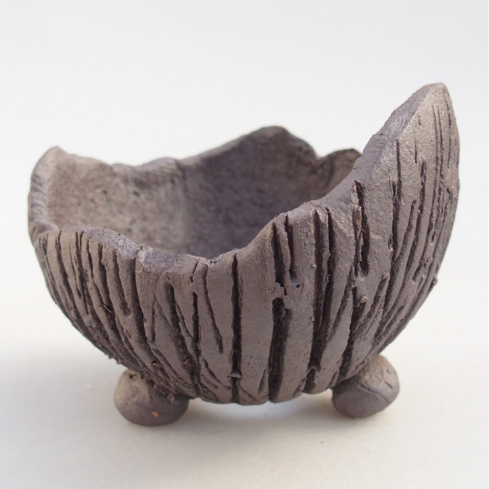 Ceramic Shell 8,5 x 8 x 6,5 cm , metallic colour