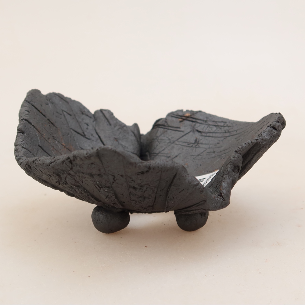 Ceramic Shell, 9 x 9 x 5 cm, metallic color