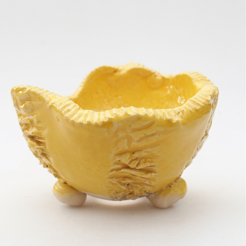 Ceramic Shell 9 x 9,5 x 7 cm , yellow