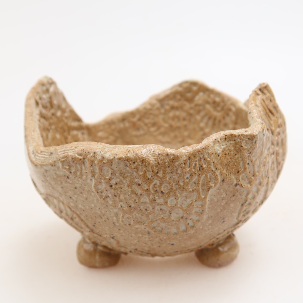 Ceramic Shell 9 x 8 x 6 cm , colour beige