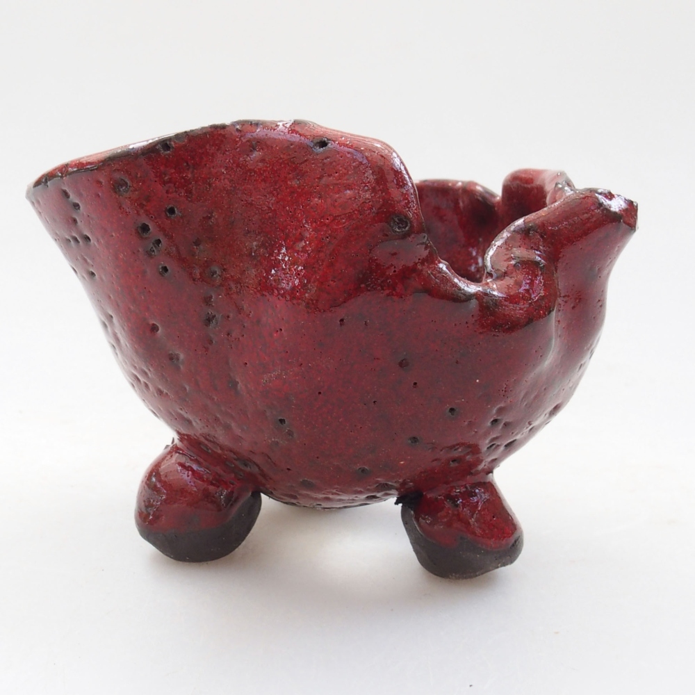 Ceramic shell 7,5 x 7,5 x 6 cm, color red