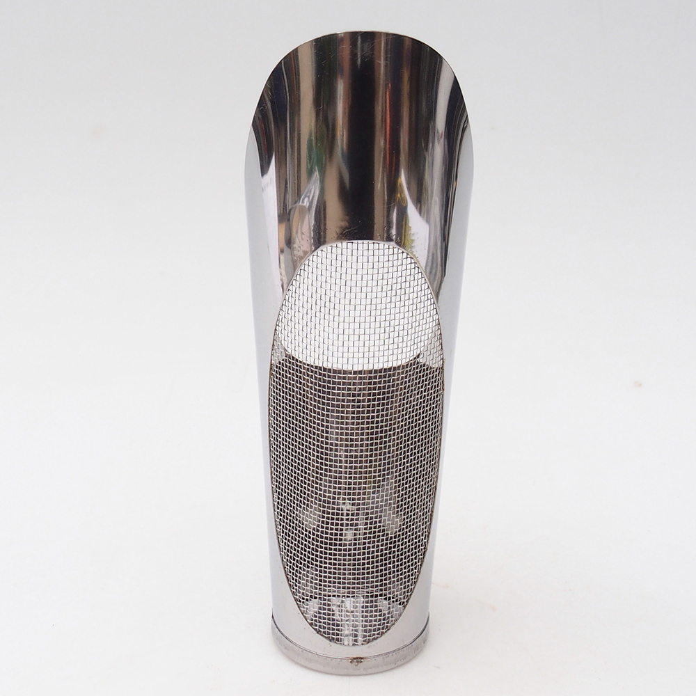 Soil trowel with sieve