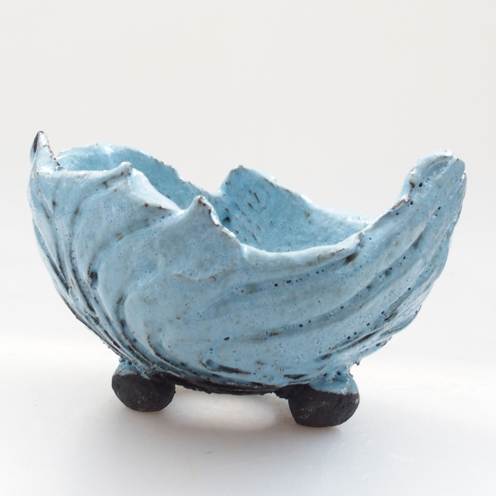 Ceramic shell 9 x 8,5x 6,5 cm, color blue
