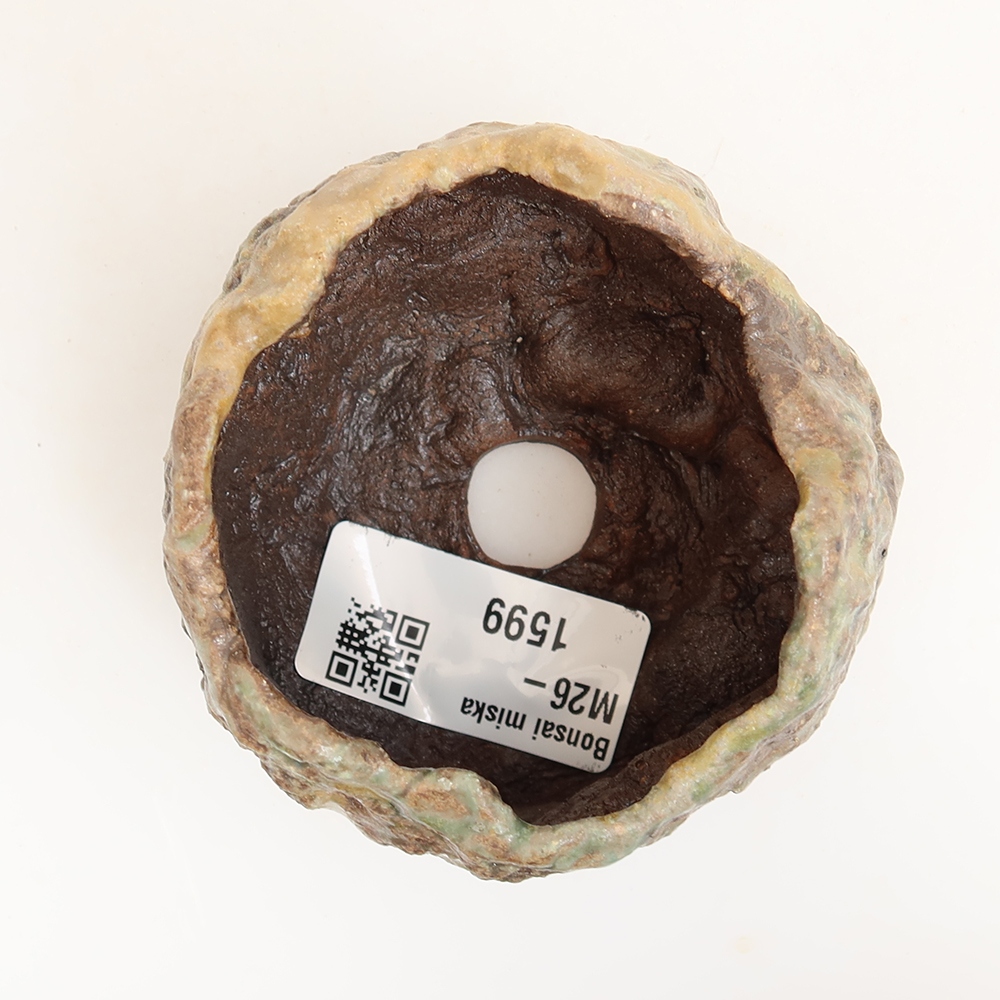 Ceramic Eggshell  6 x 5.5 x 5.5 cm, green