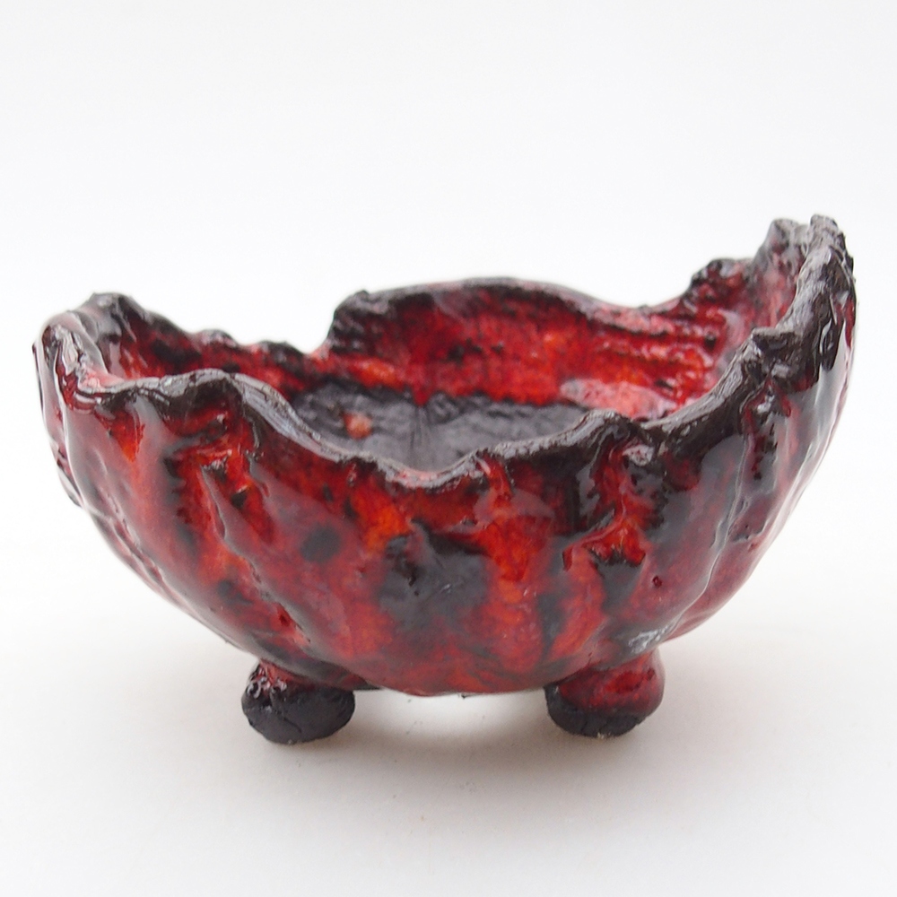 Ceramic shell 9,5 x 9 x 6 cm , colour red