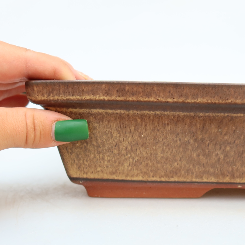 Ceramic Bowl  25.5 x 19 x 6.5 cm, brown
