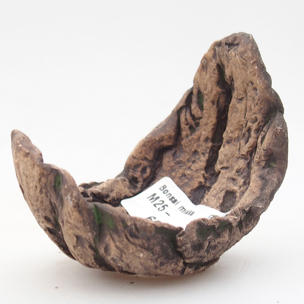 Ceramic shell 8 x 5,5 x 7 cm , colour green