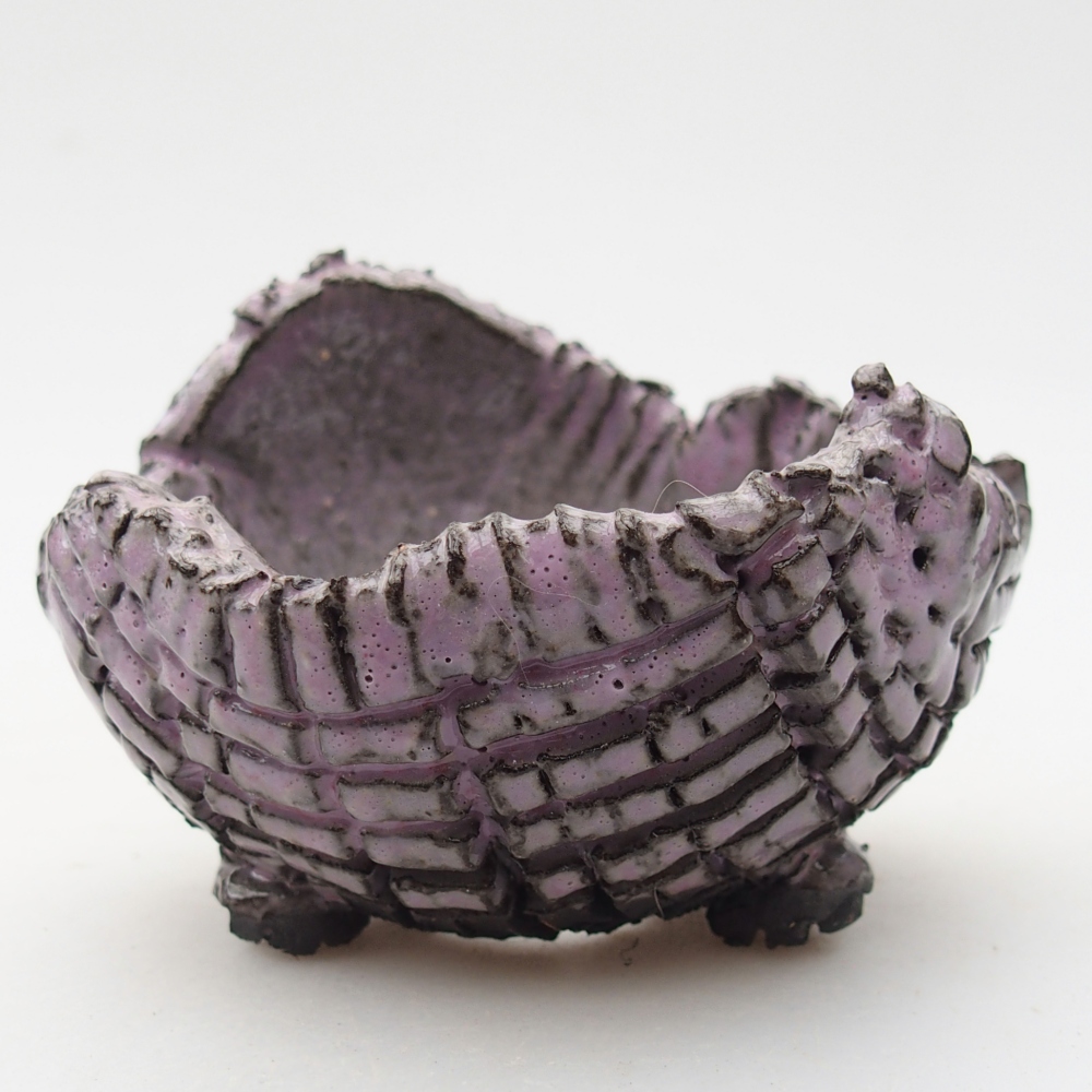 Ceramic Shell 9 x 8 x 6,5 cm , colour purple