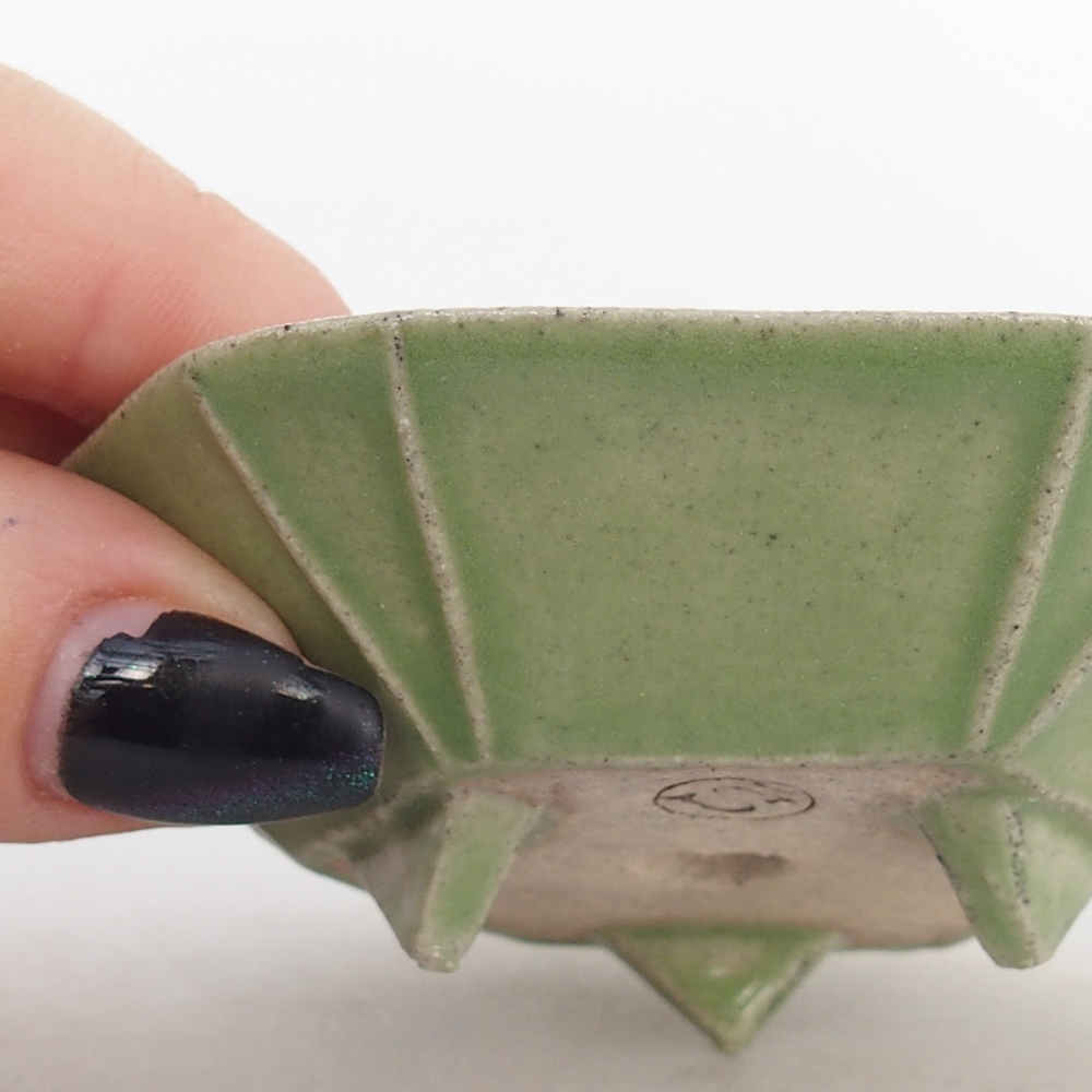 Ceramic bonsai bowl 8,5 x 8 x 2,5 cm, green